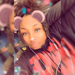 Meet your Posher, Antonia